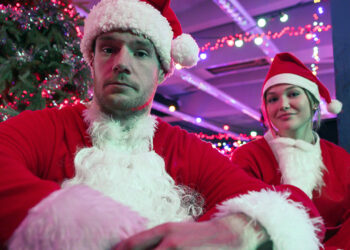 jingle bell heist movie review netflix